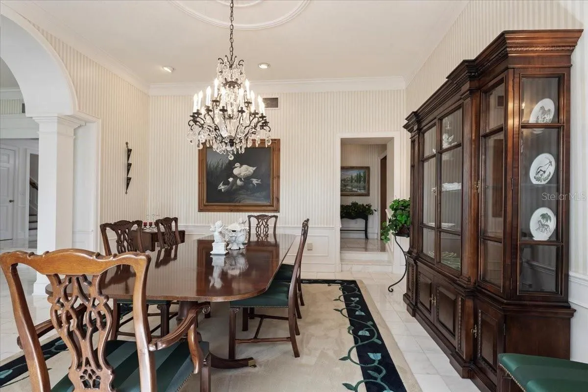 236 SAINT JAMES PARK