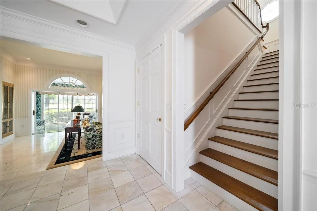 236 SAINT JAMES PARK