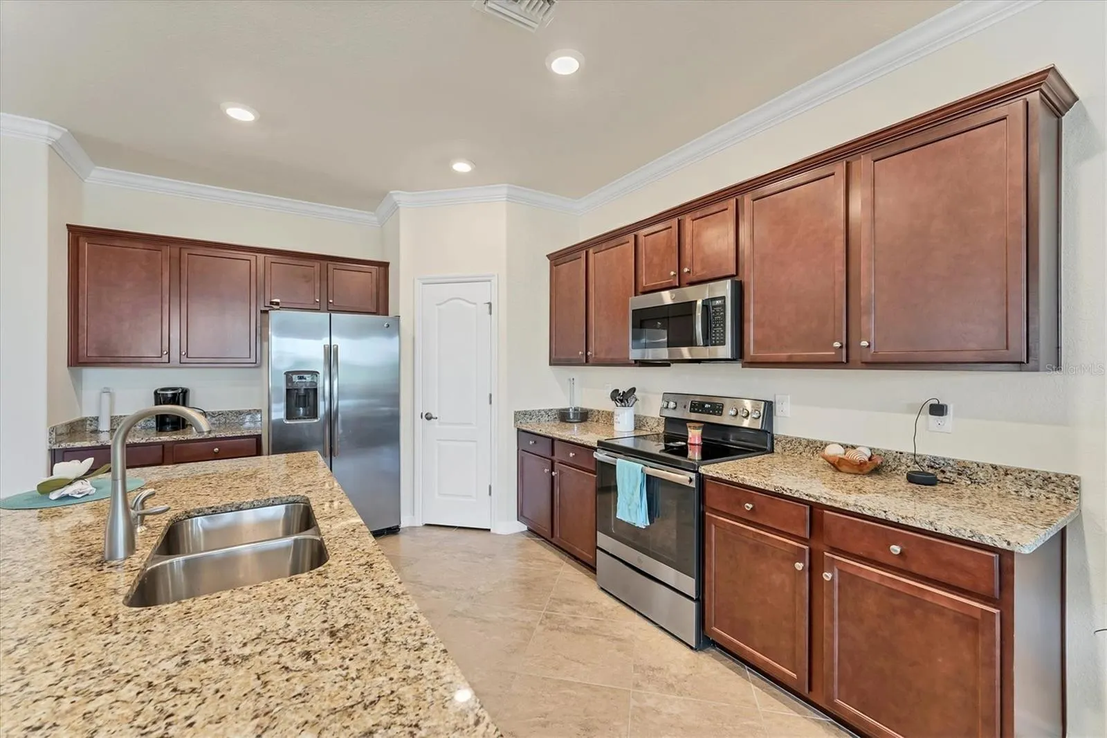 10072 COZY GROVE DR