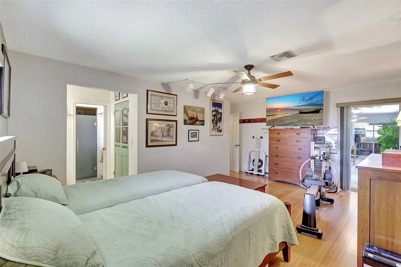 519 BAYVIEW AVE