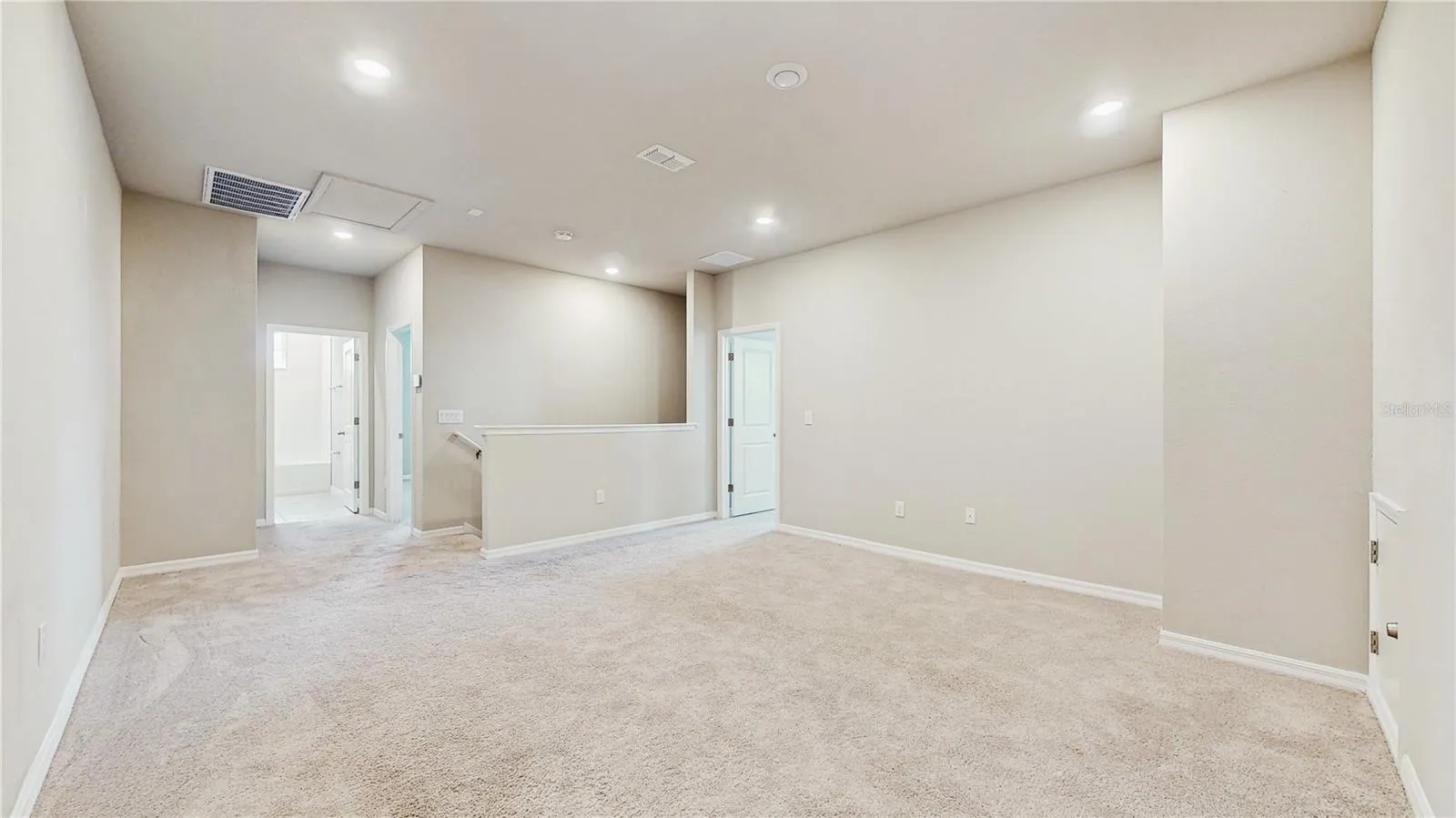 1824 WOODLEAF HAMMOCK CT