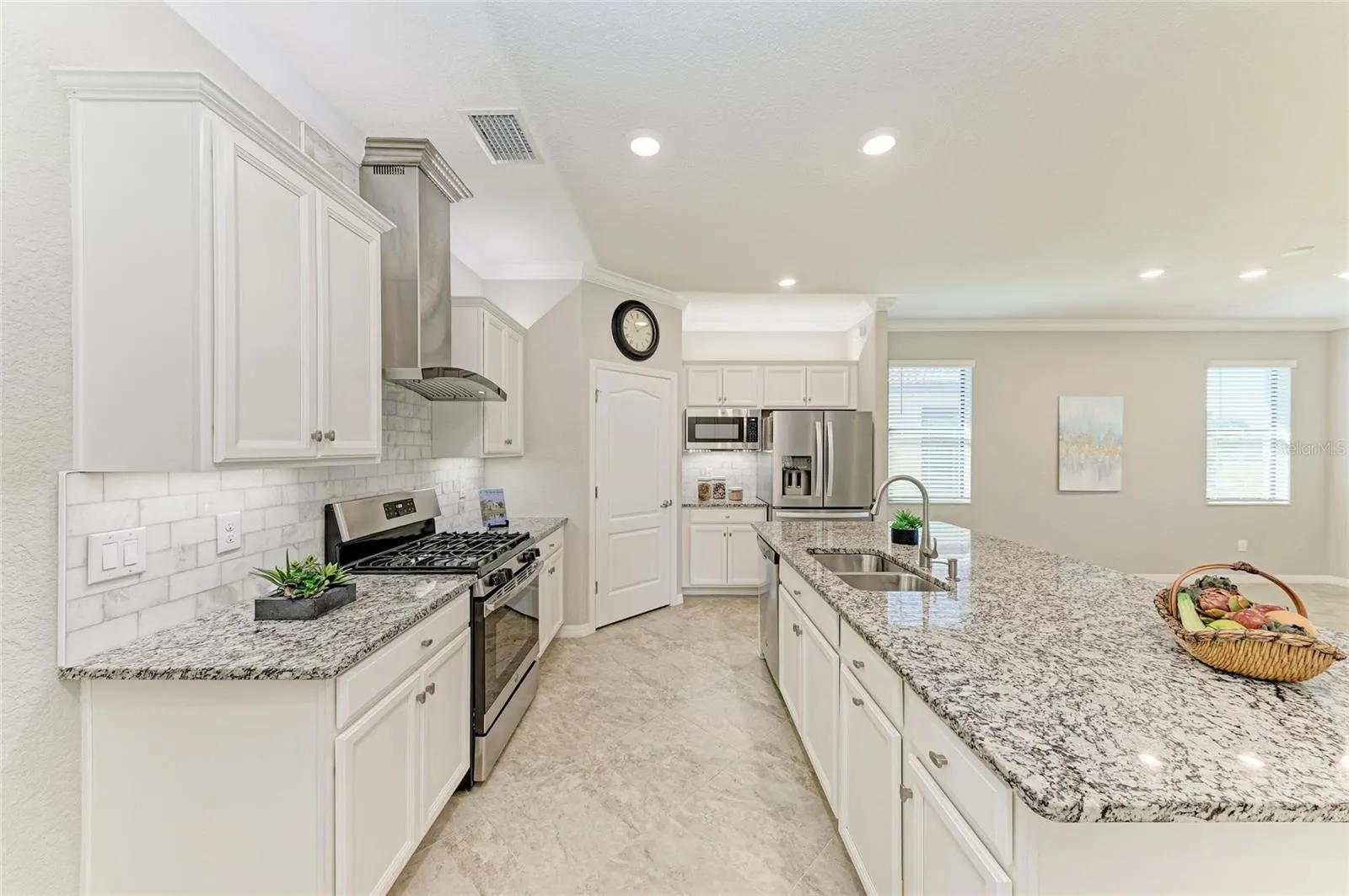 10202 MARBELLA DR