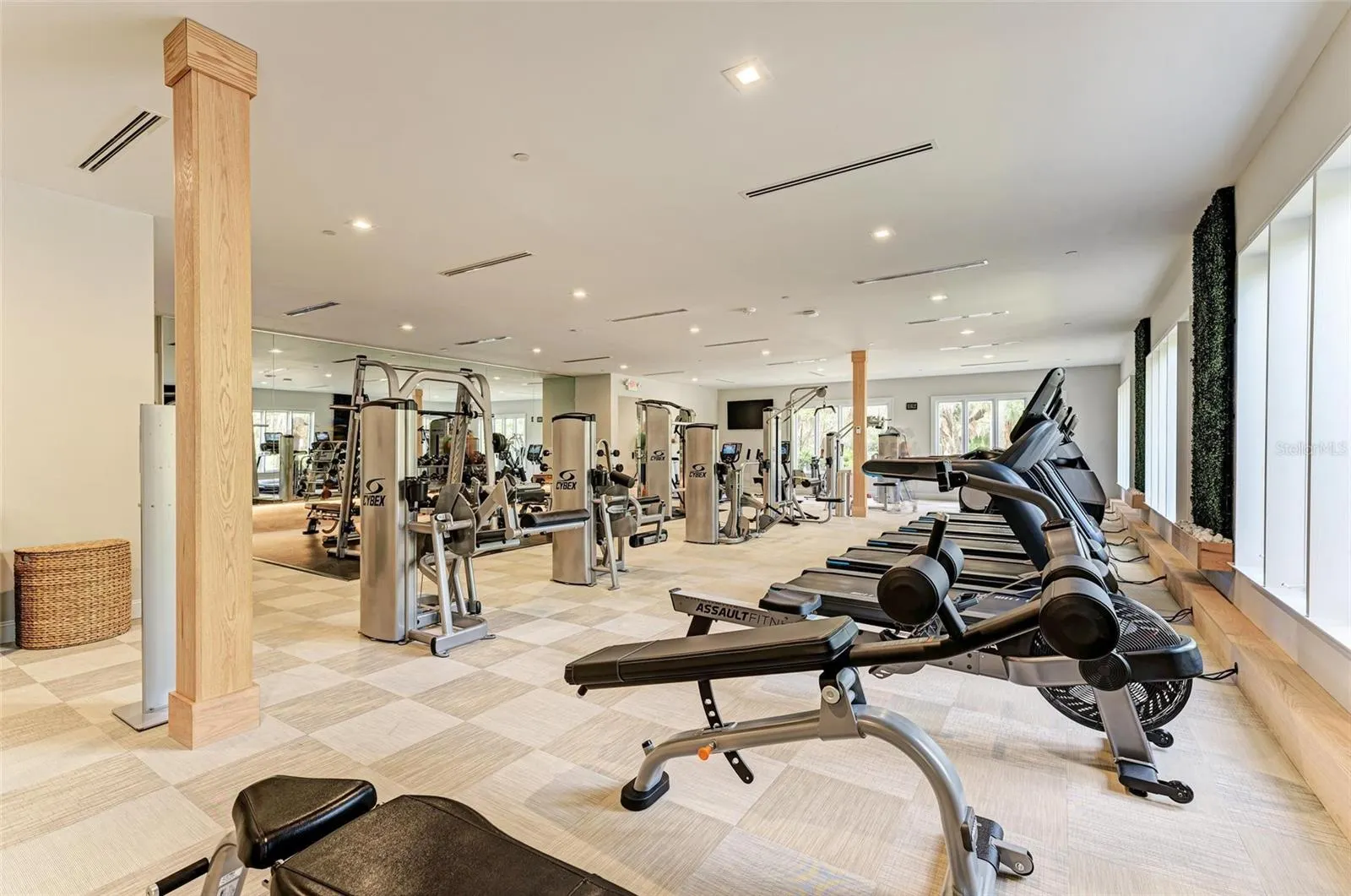 10202 MARBELLA DR