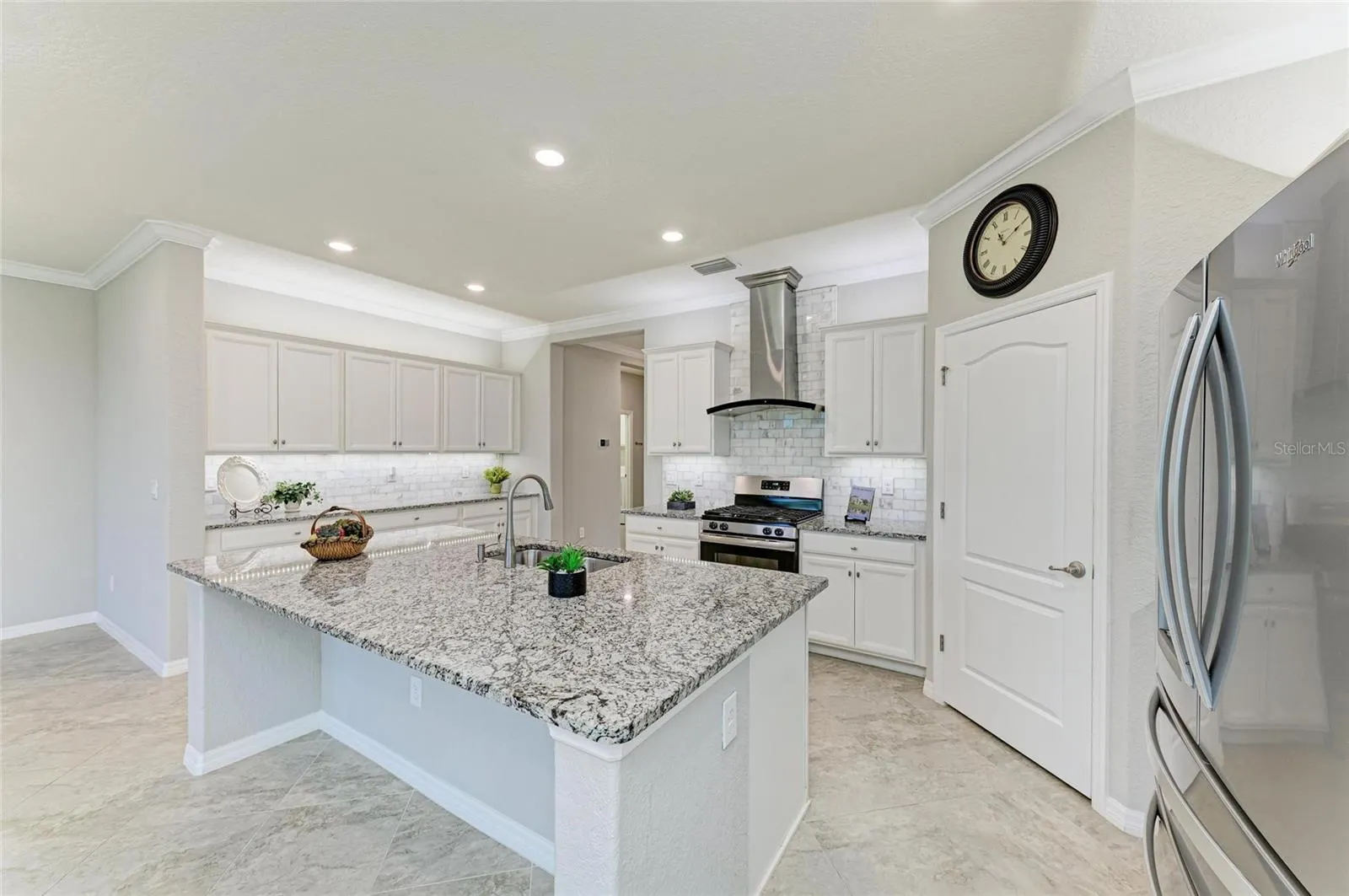 10202 MARBELLA DR