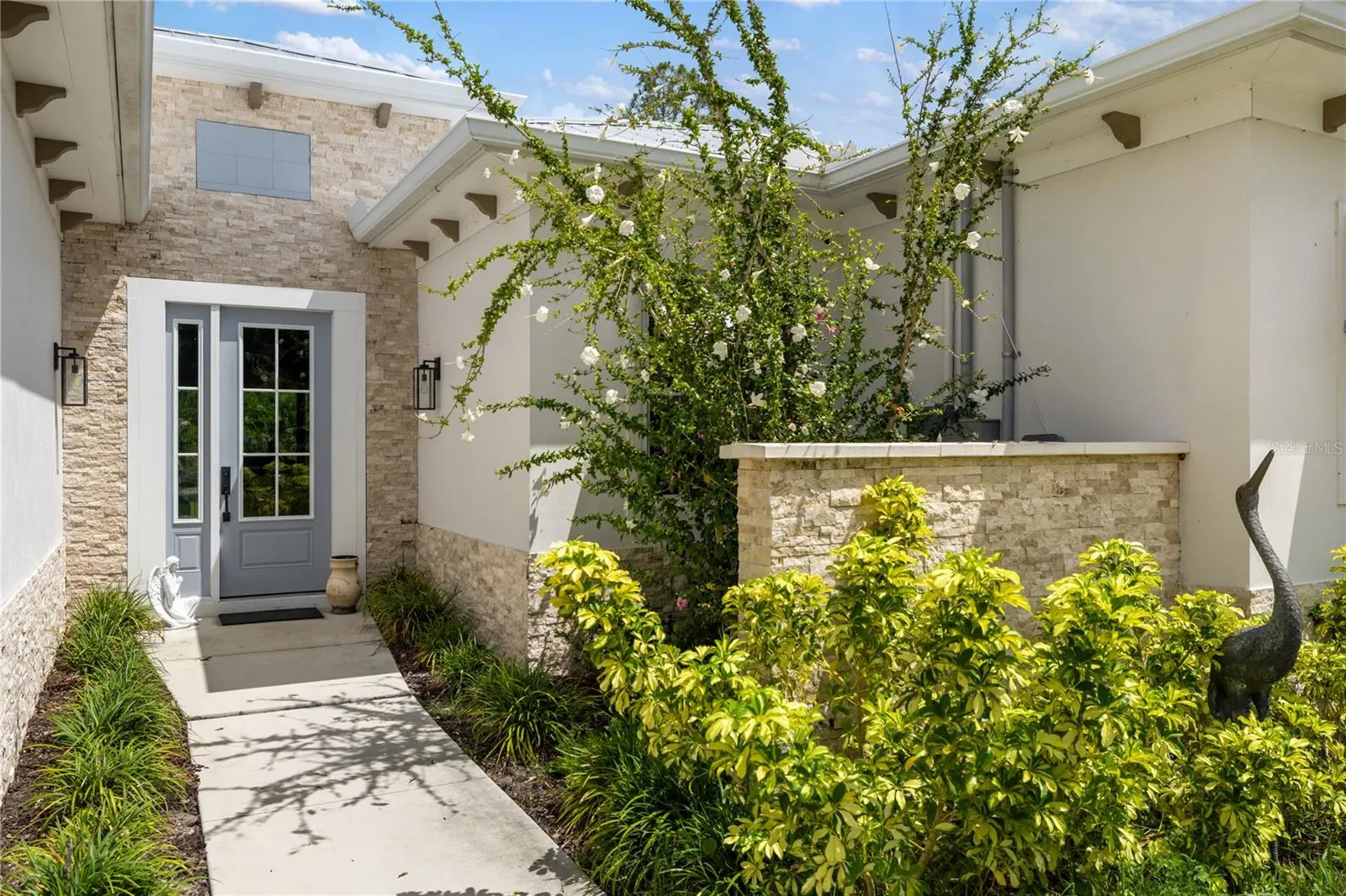 601 SUFFOLK CIR