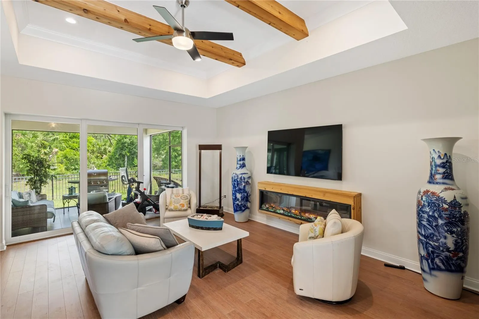 601 SUFFOLK CIR