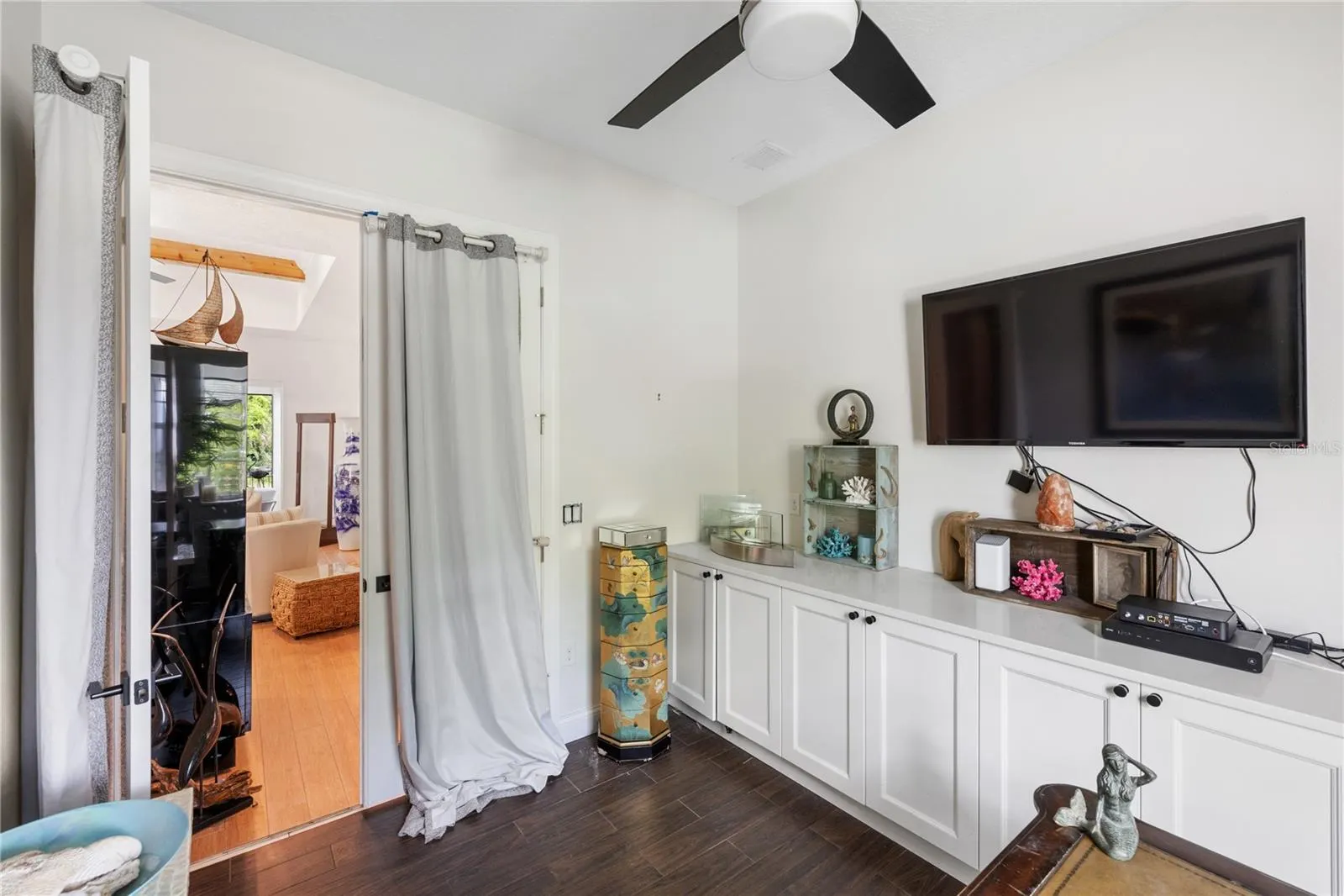 601 SUFFOLK CIR