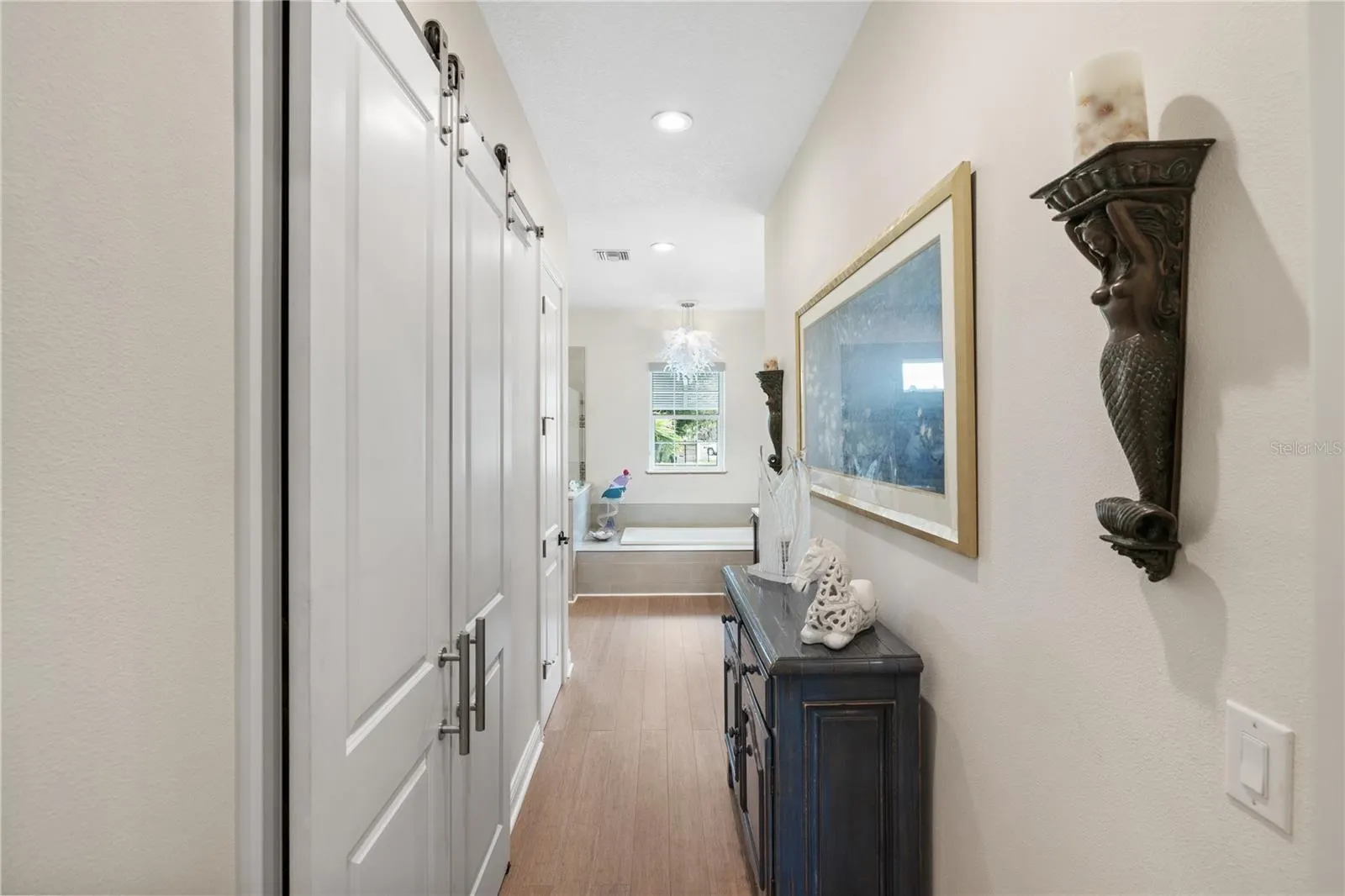 601 SUFFOLK CIR