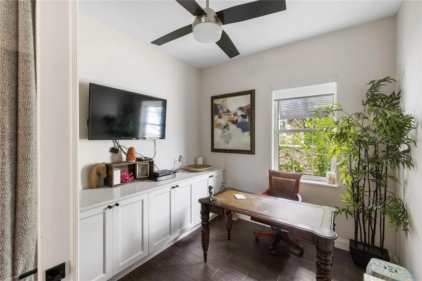 601 SUFFOLK CIR
