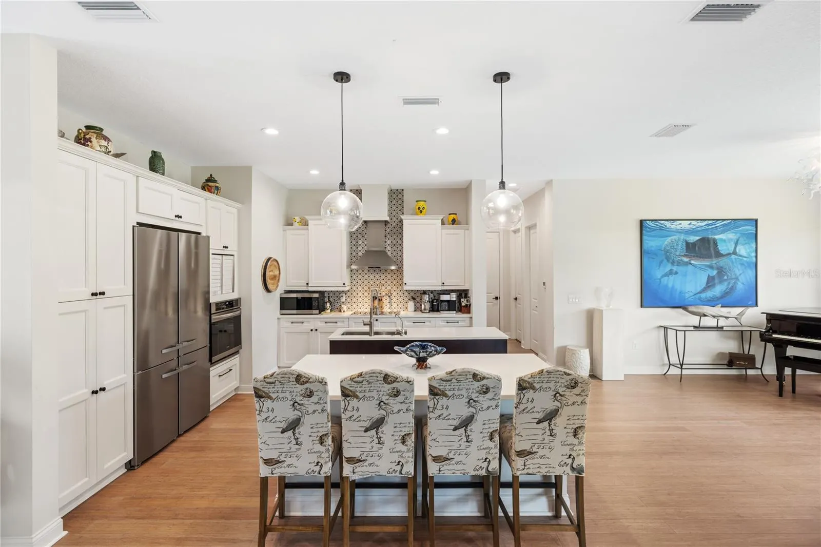 601 SUFFOLK CIR