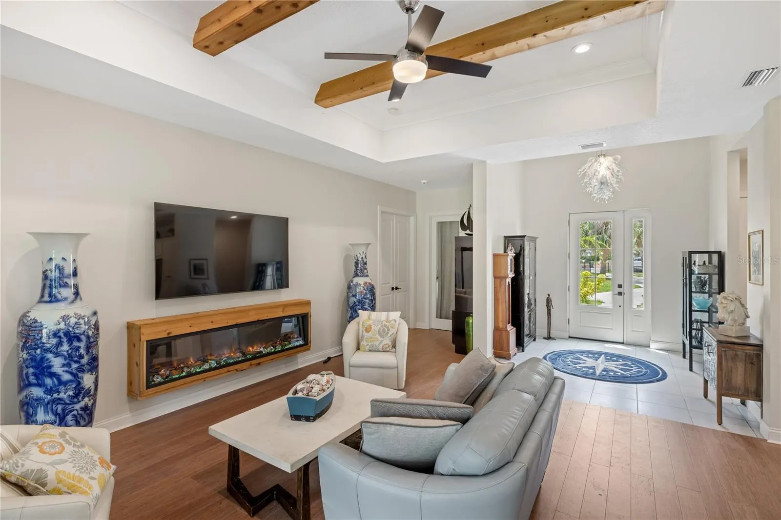 601 SUFFOLK CIR