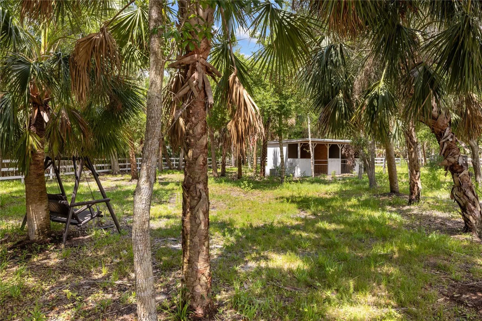601 SUFFOLK CIR