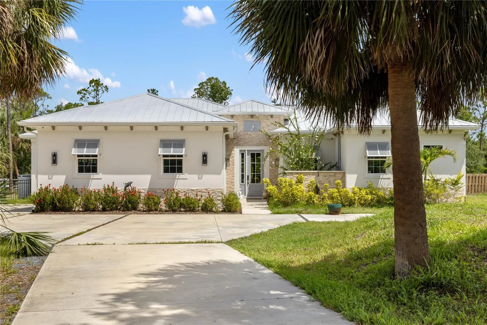 601 SUFFOLK CIR