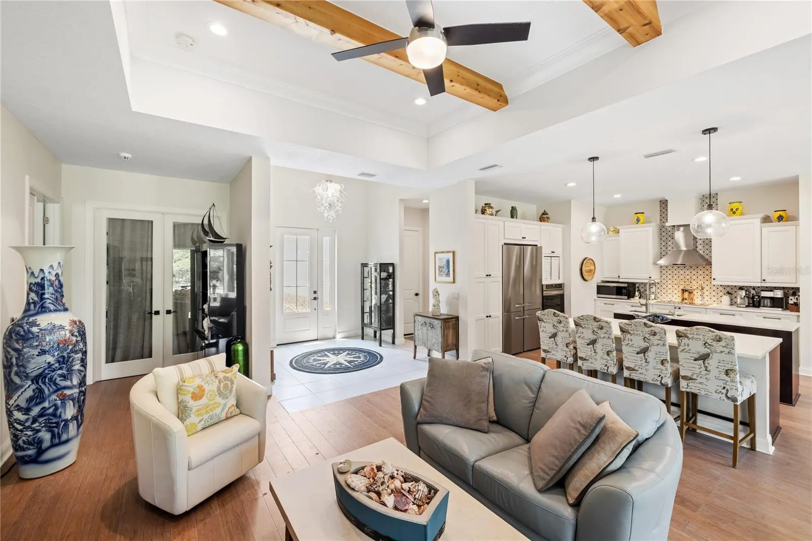 601 SUFFOLK CIR