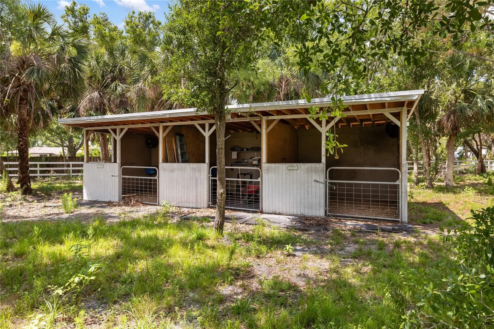 601 SUFFOLK CIR