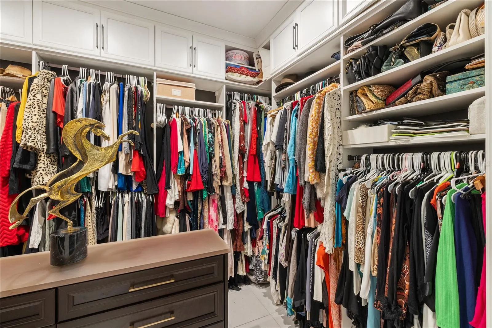601 SUFFOLK CIR