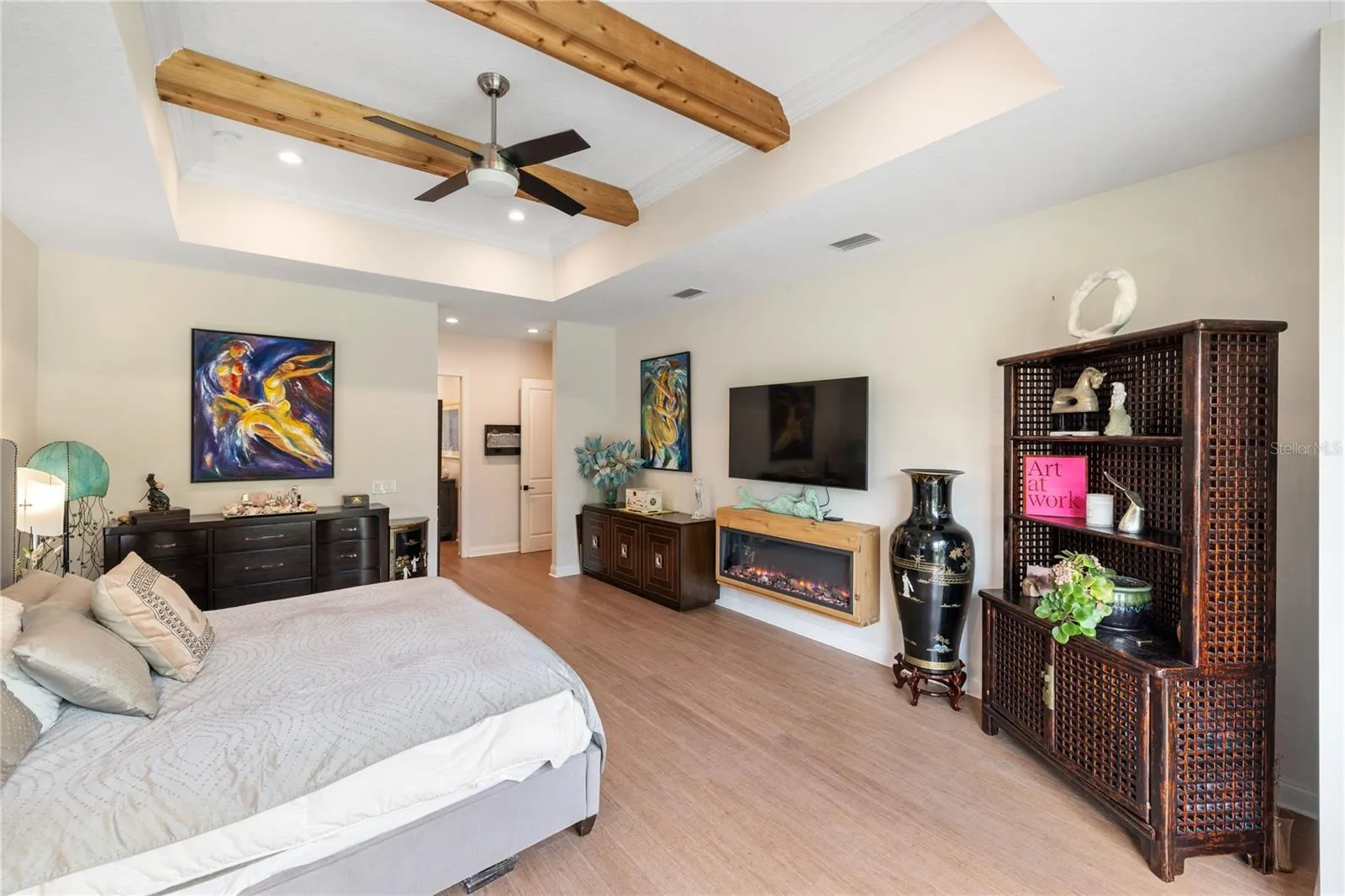 601 SUFFOLK CIR