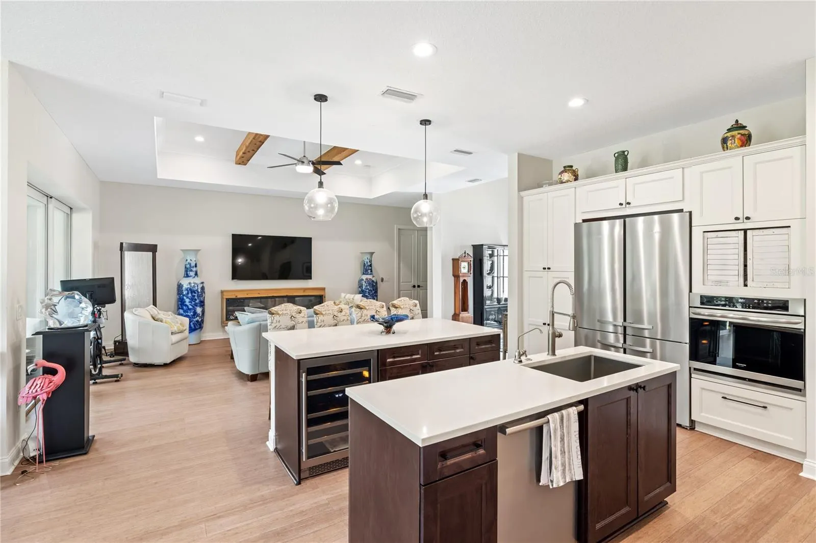 601 SUFFOLK CIR