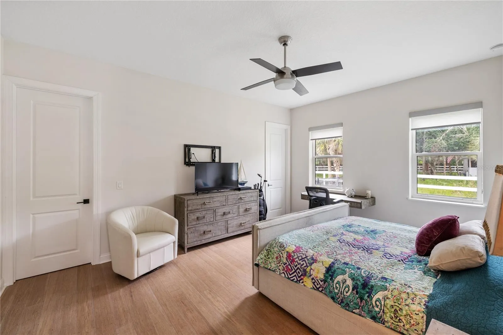 601 SUFFOLK CIR