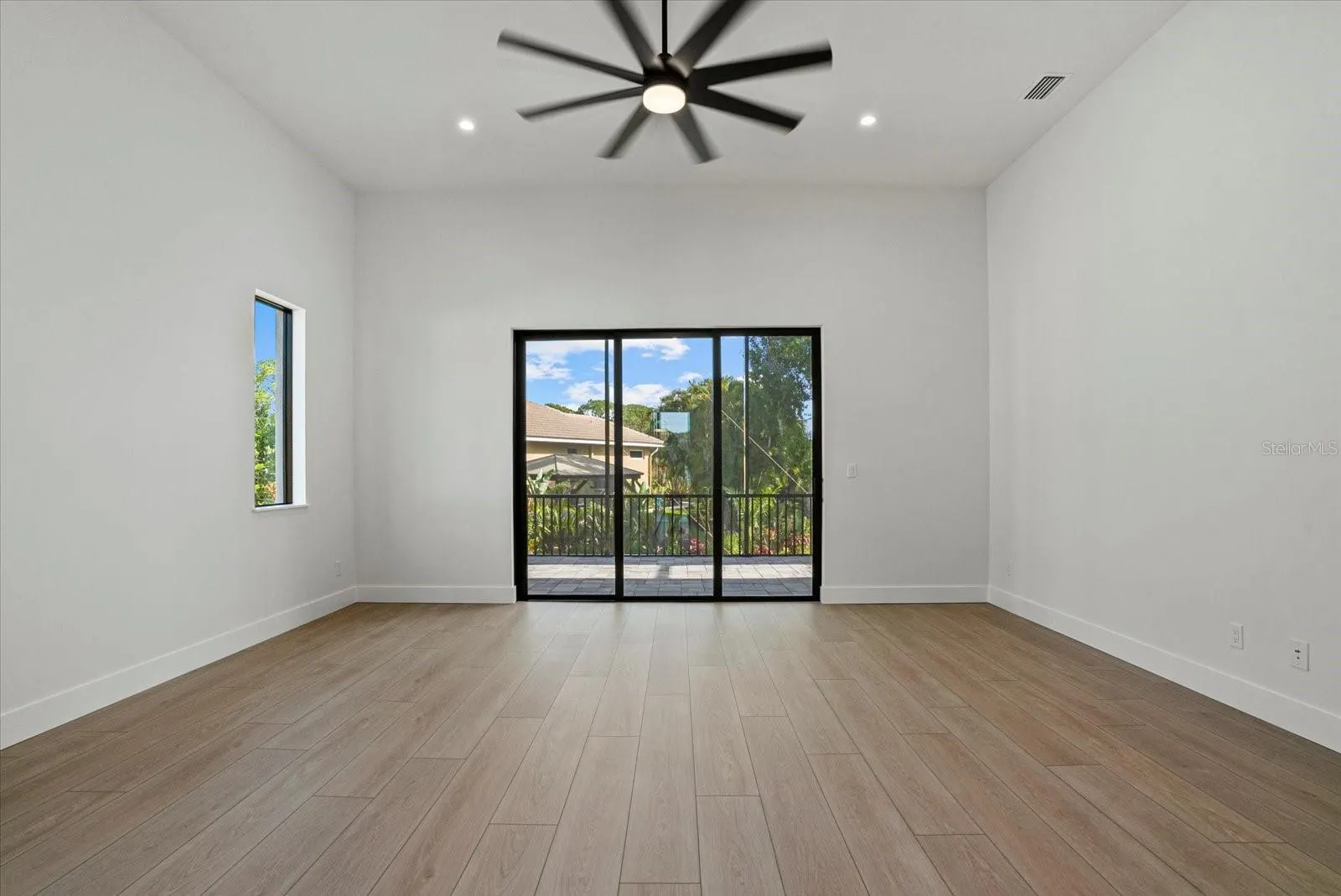 1605 LANDFALL DR