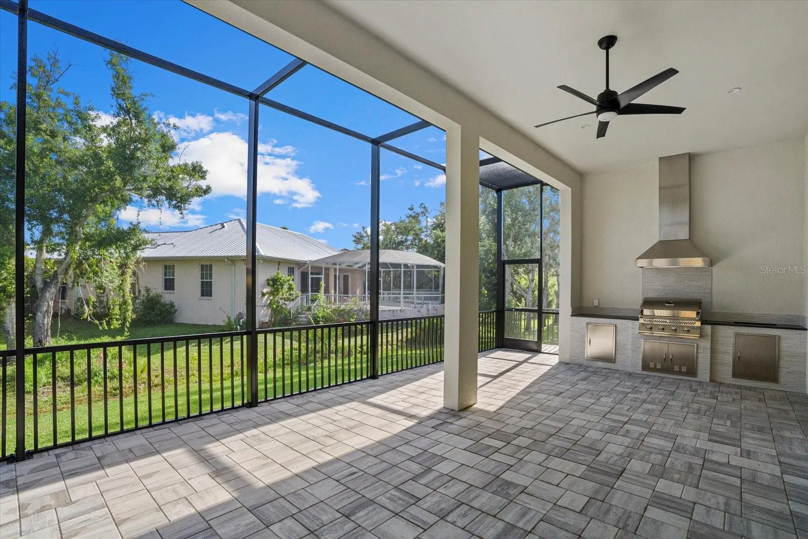 1605 LANDFALL DR