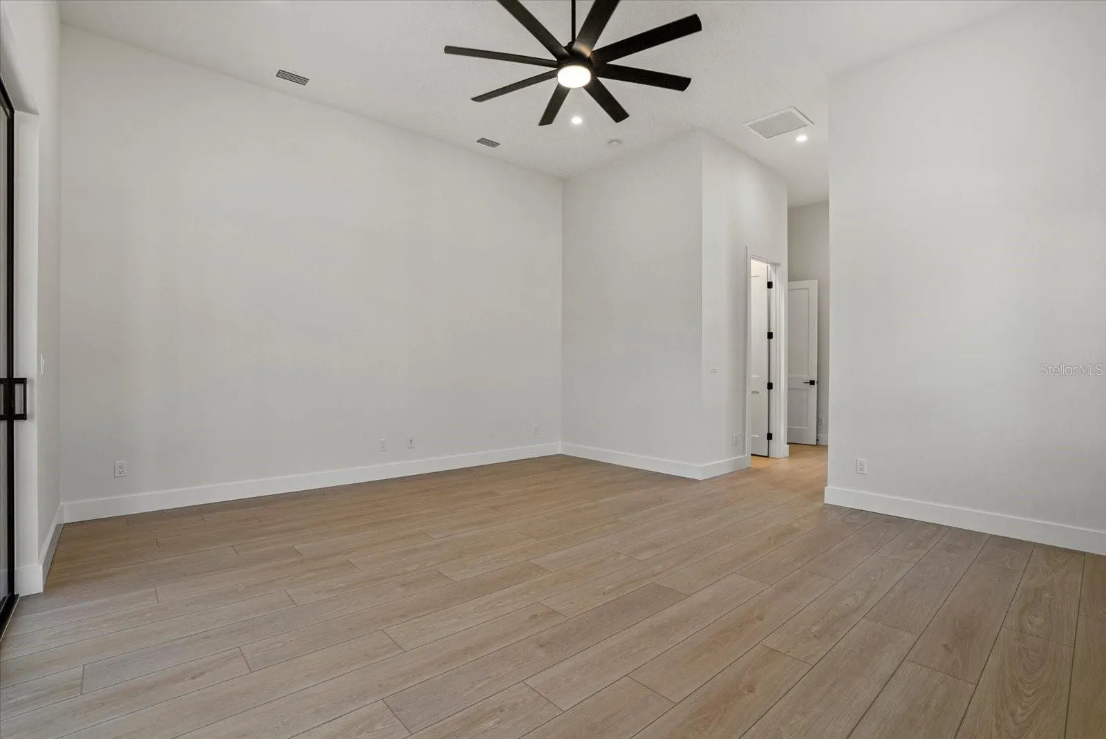 1605 LANDFALL DR