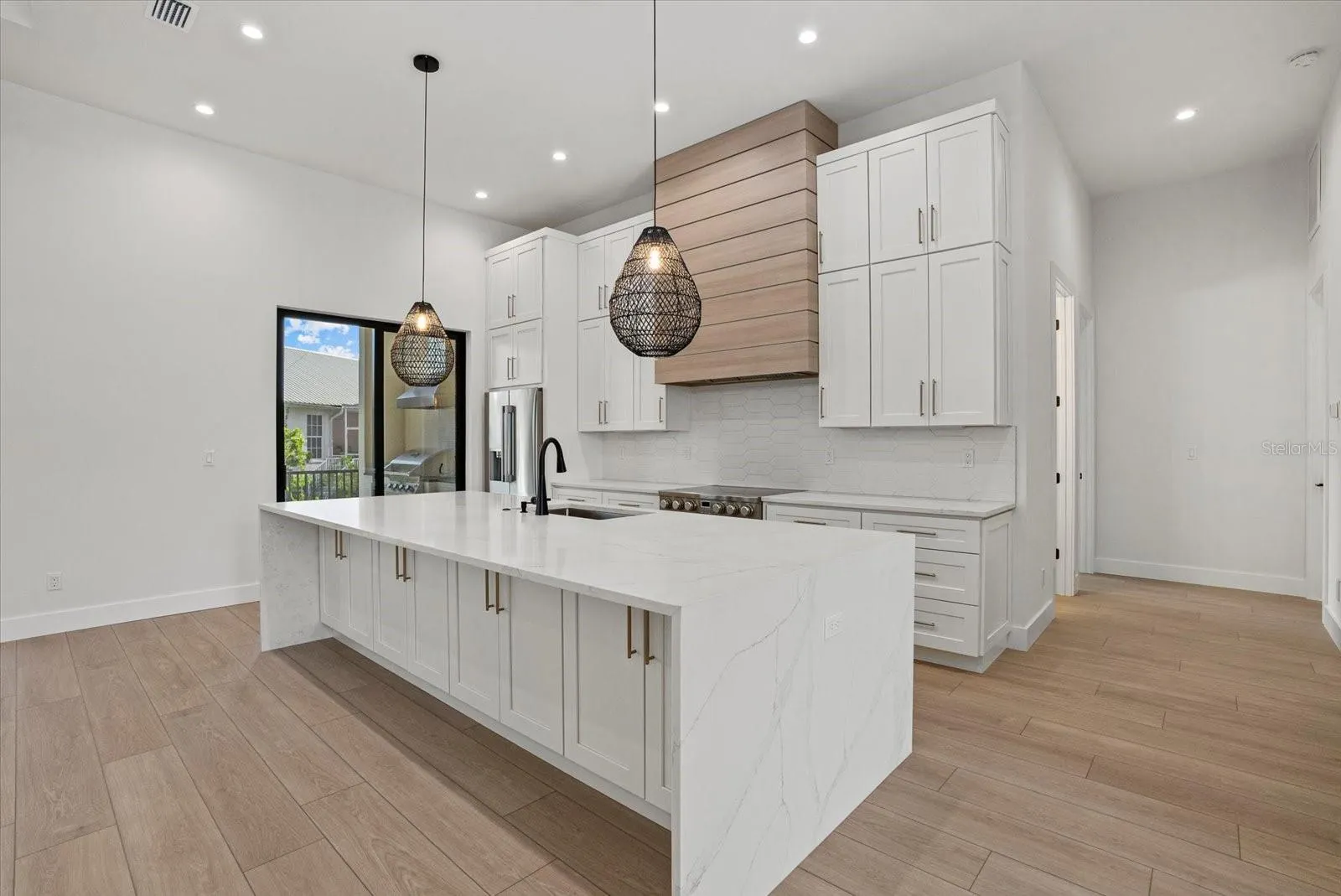 1605 LANDFALL DR