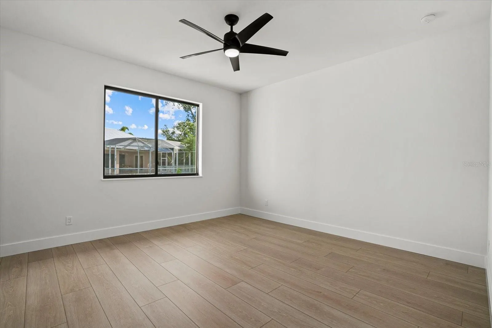 1605 LANDFALL DR