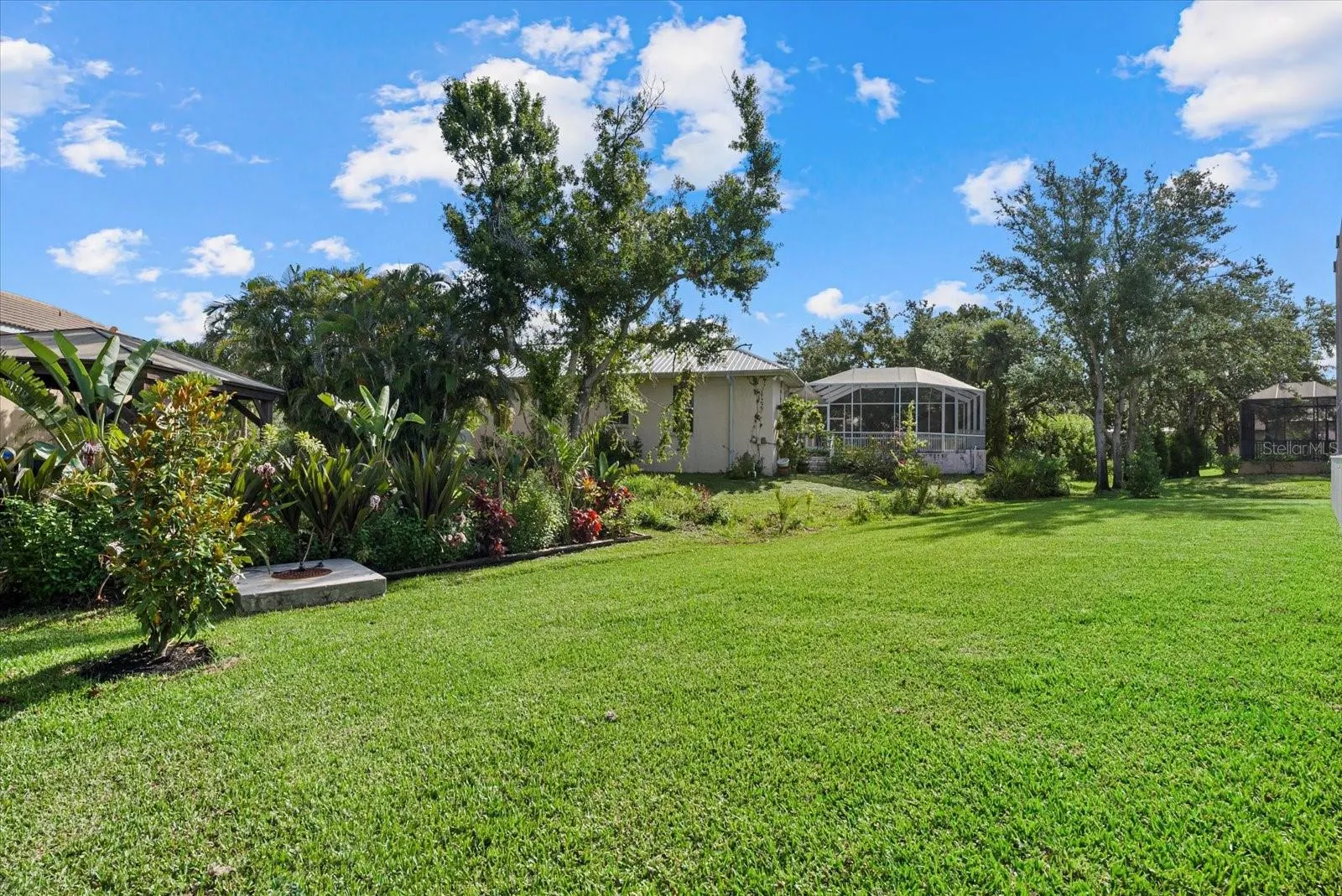 1605 LANDFALL DR