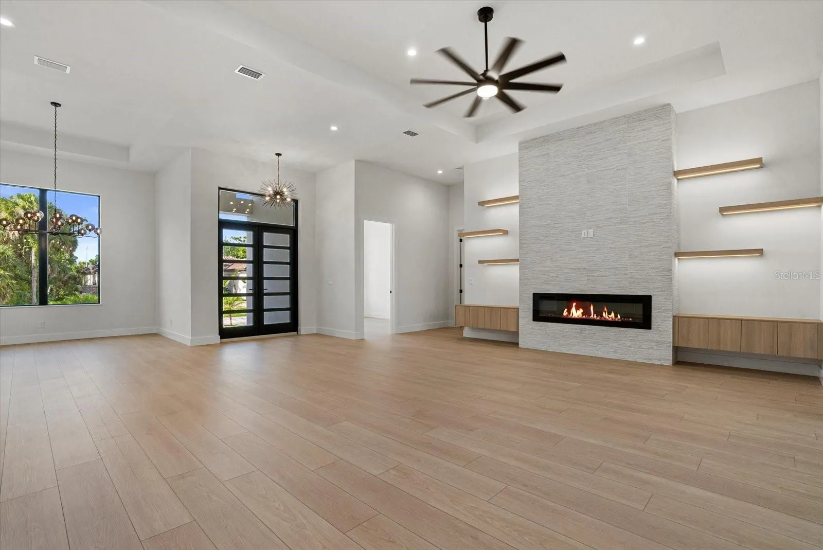 1605 LANDFALL DR