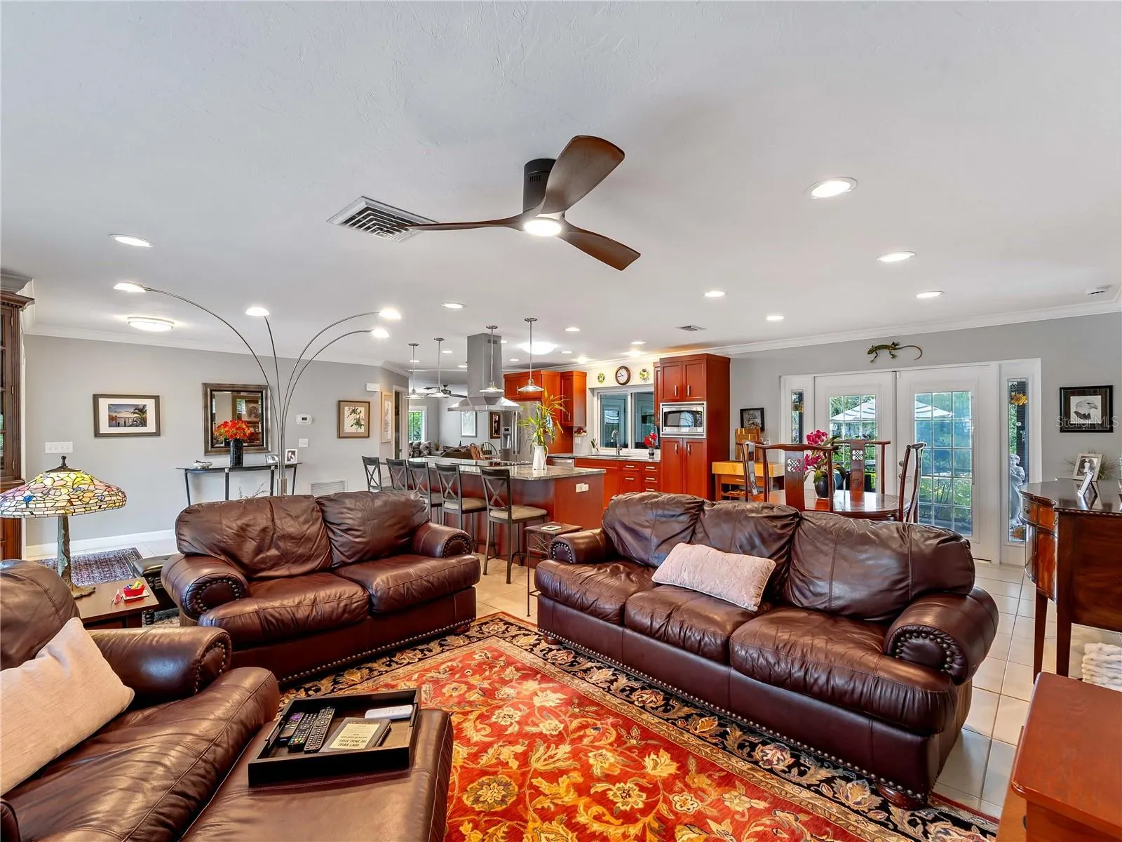 123 WINDWARD DR