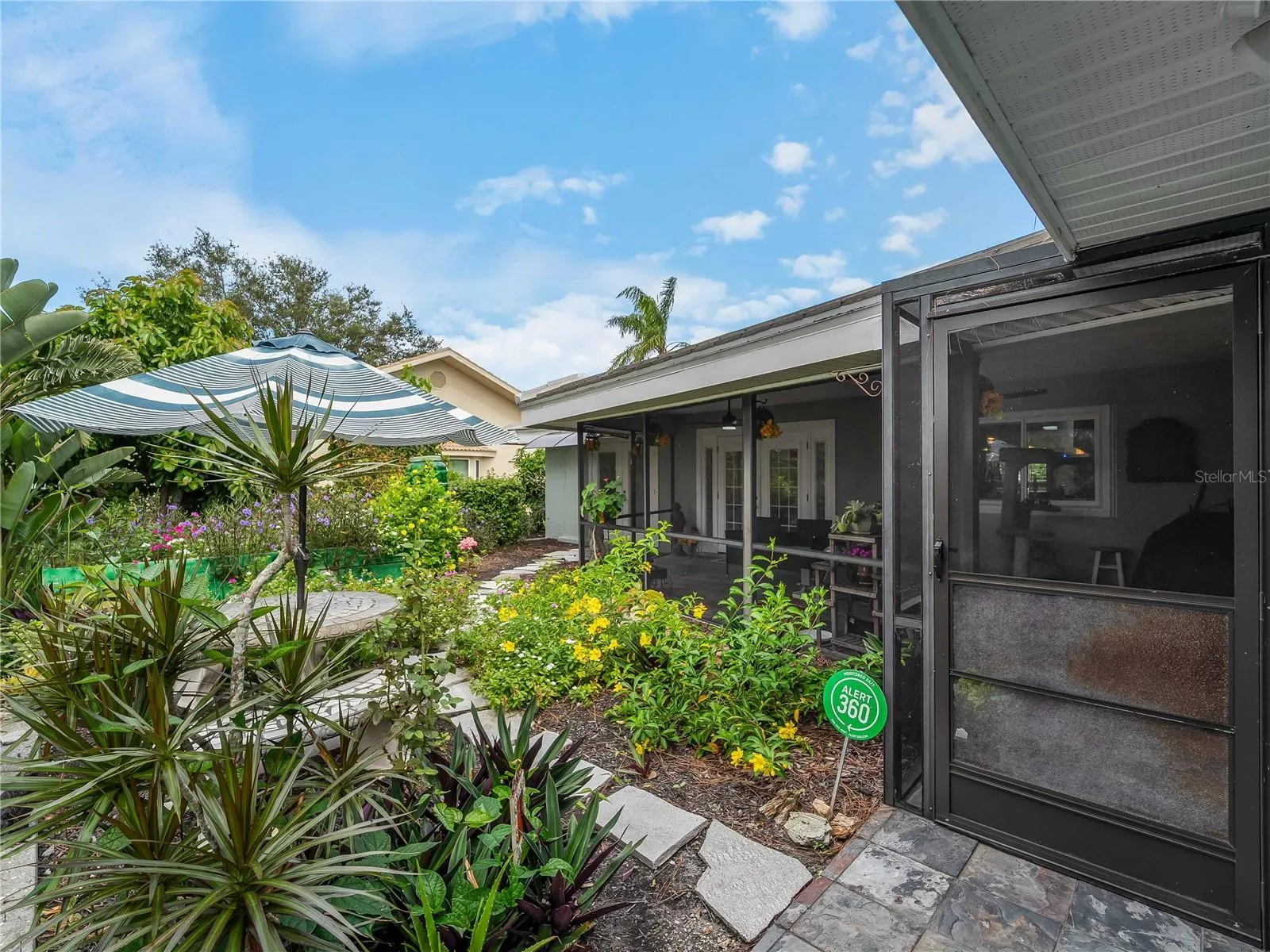 123 WINDWARD DR