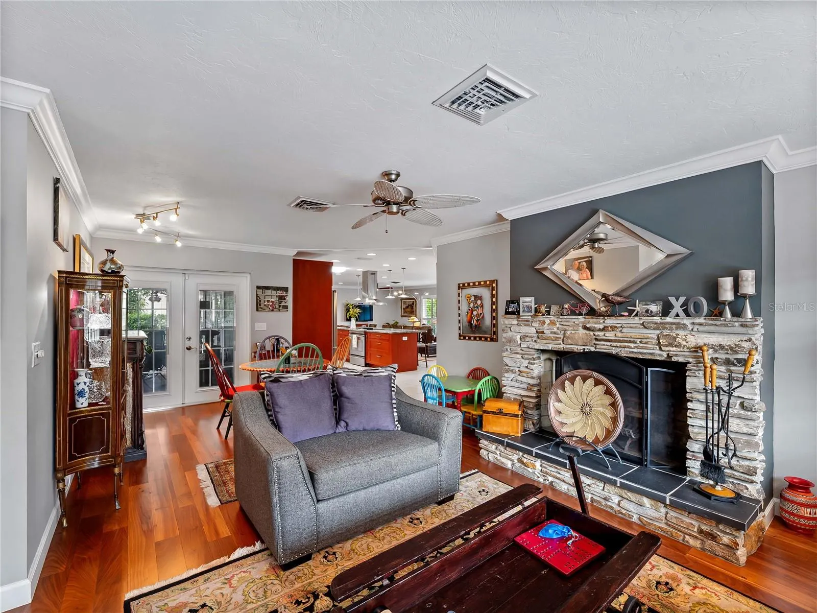 123 WINDWARD DR