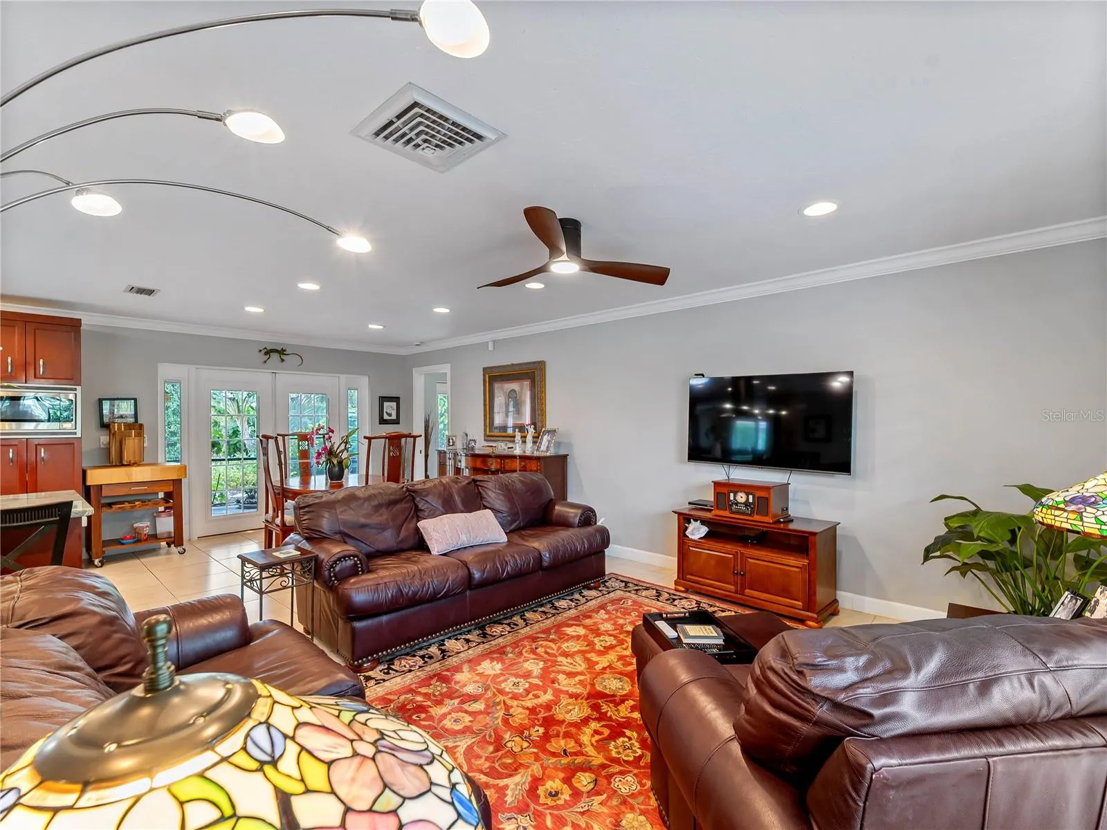 123 WINDWARD DR