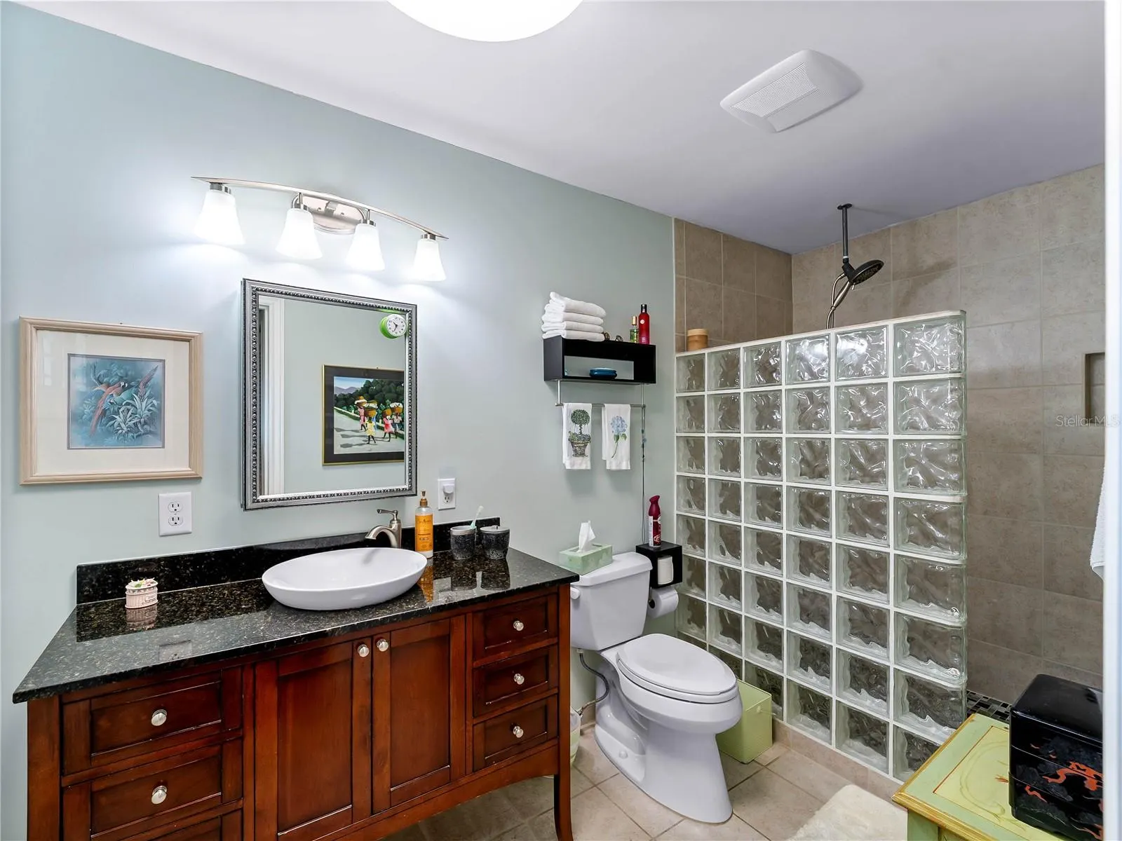 123 WINDWARD DR