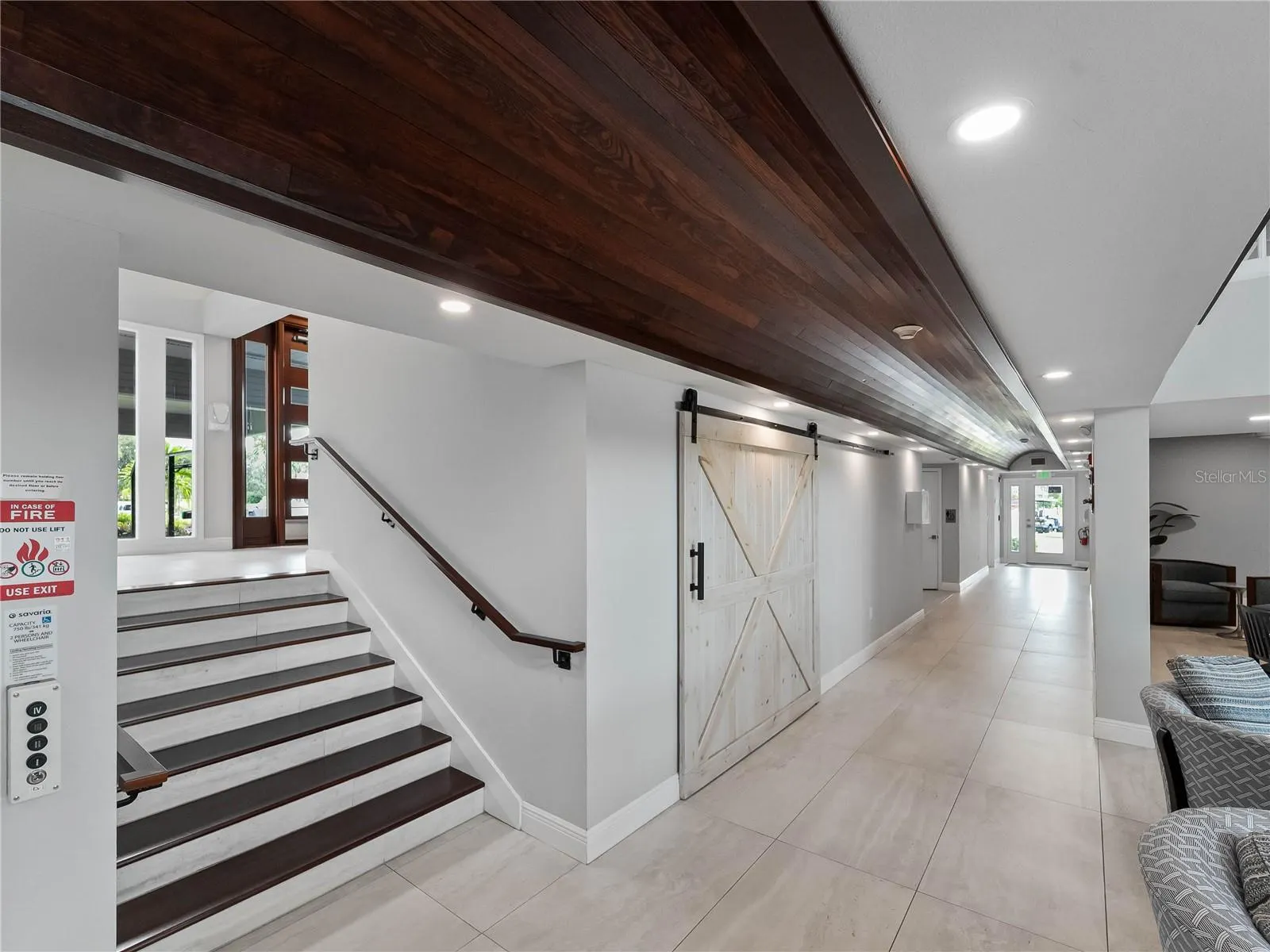 123 WINDWARD DR