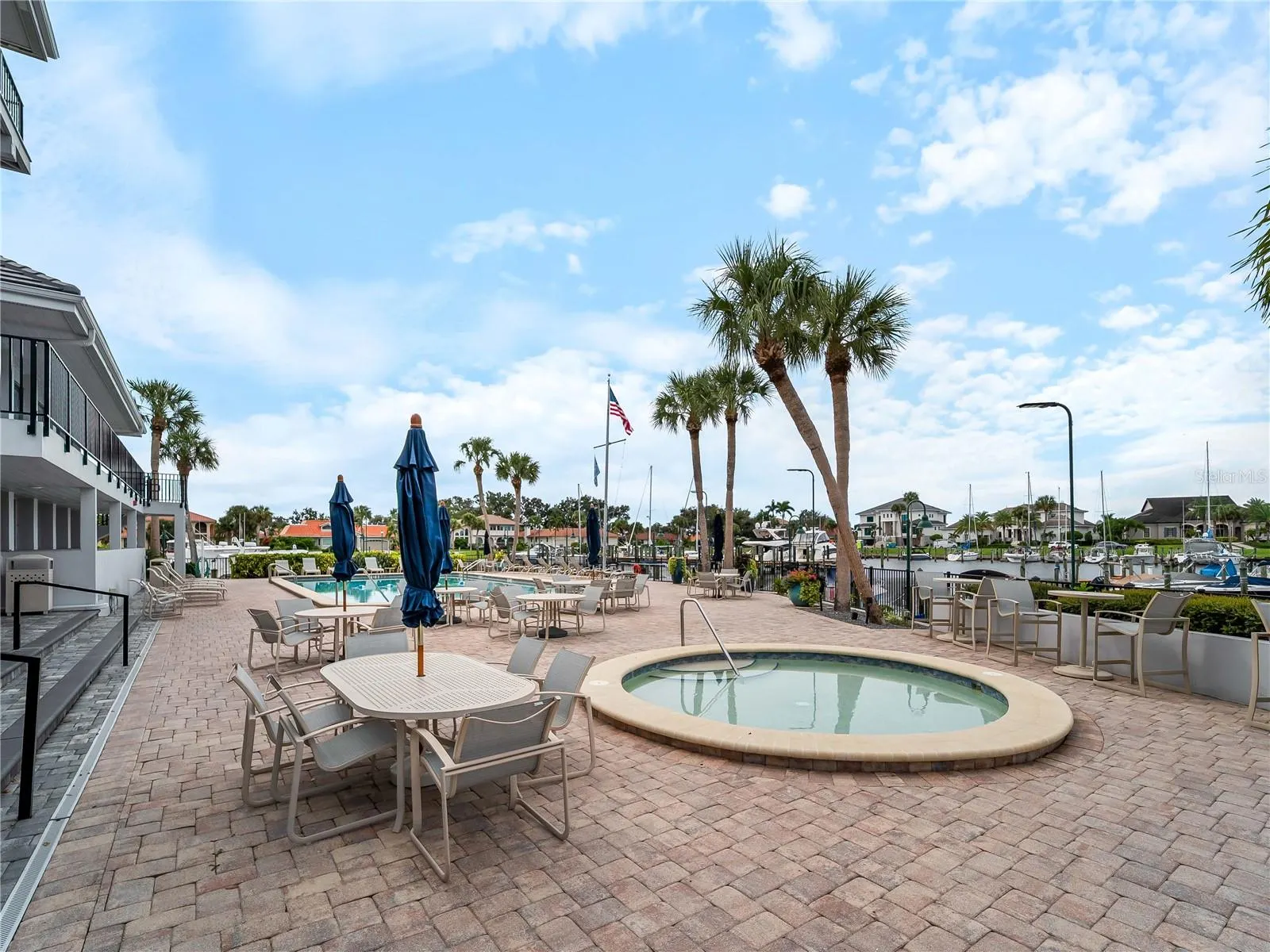 123 WINDWARD DR