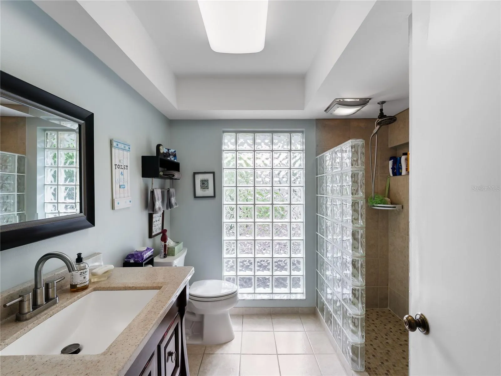 123 WINDWARD DR
