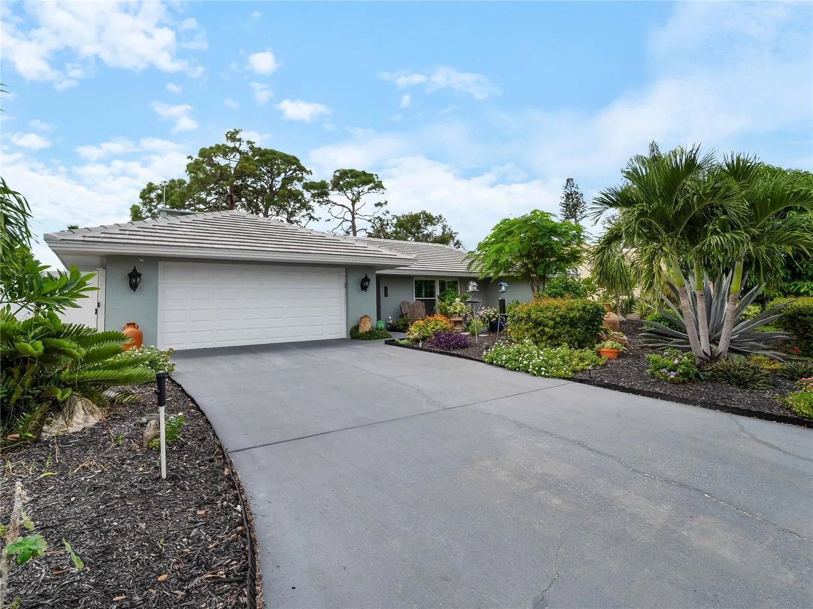 123 WINDWARD DR