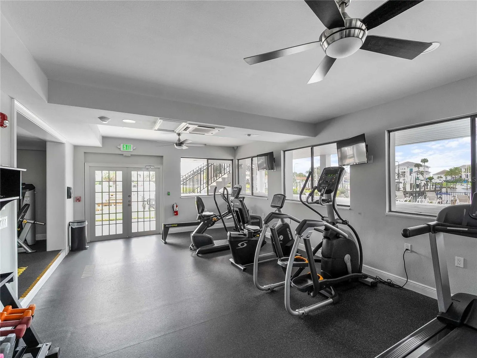 123 WINDWARD DR