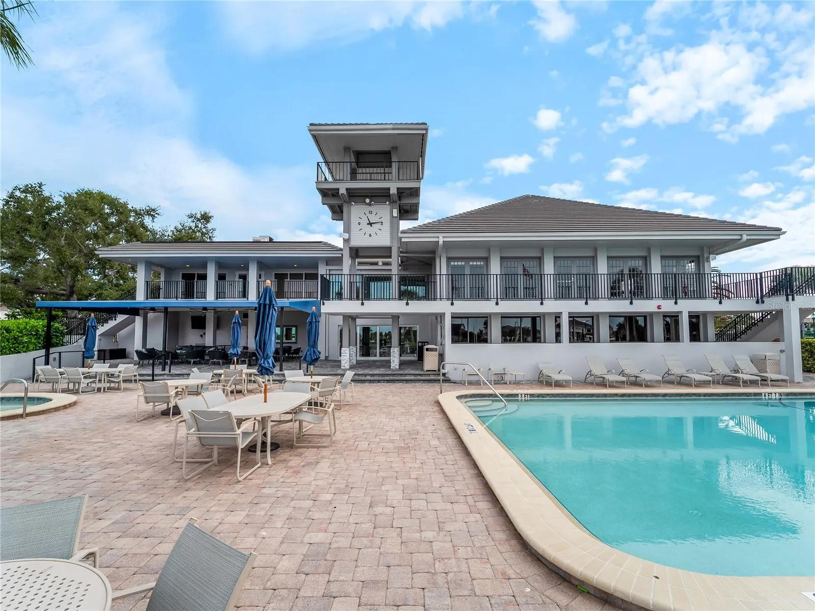 123 WINDWARD DR