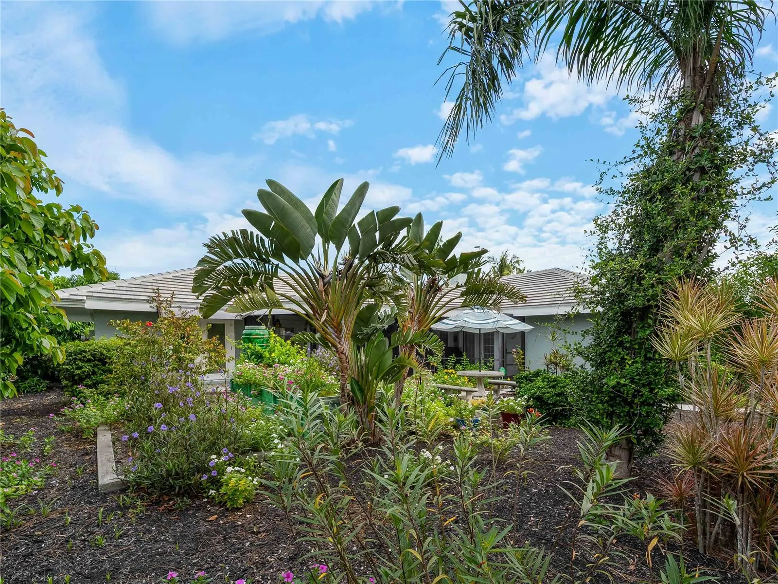 123 WINDWARD DR