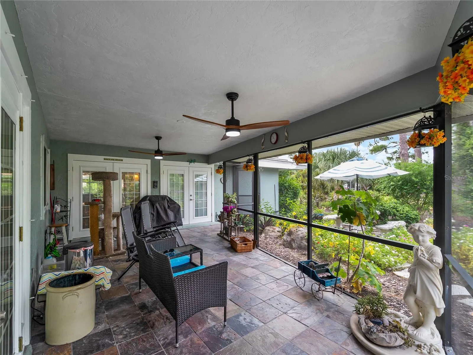 123 WINDWARD DR