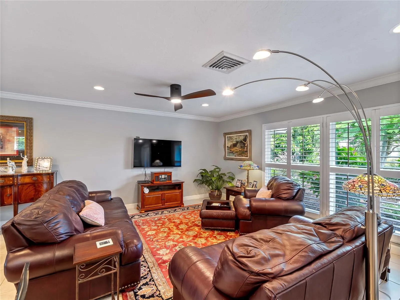 123 WINDWARD DR