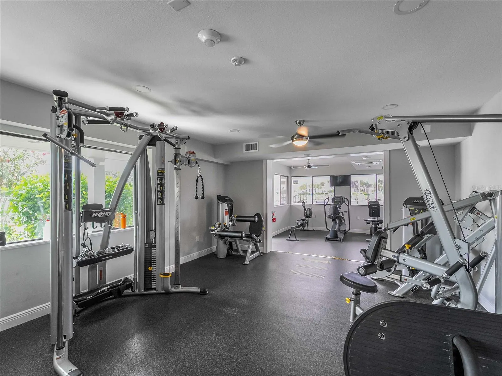 123 WINDWARD DR