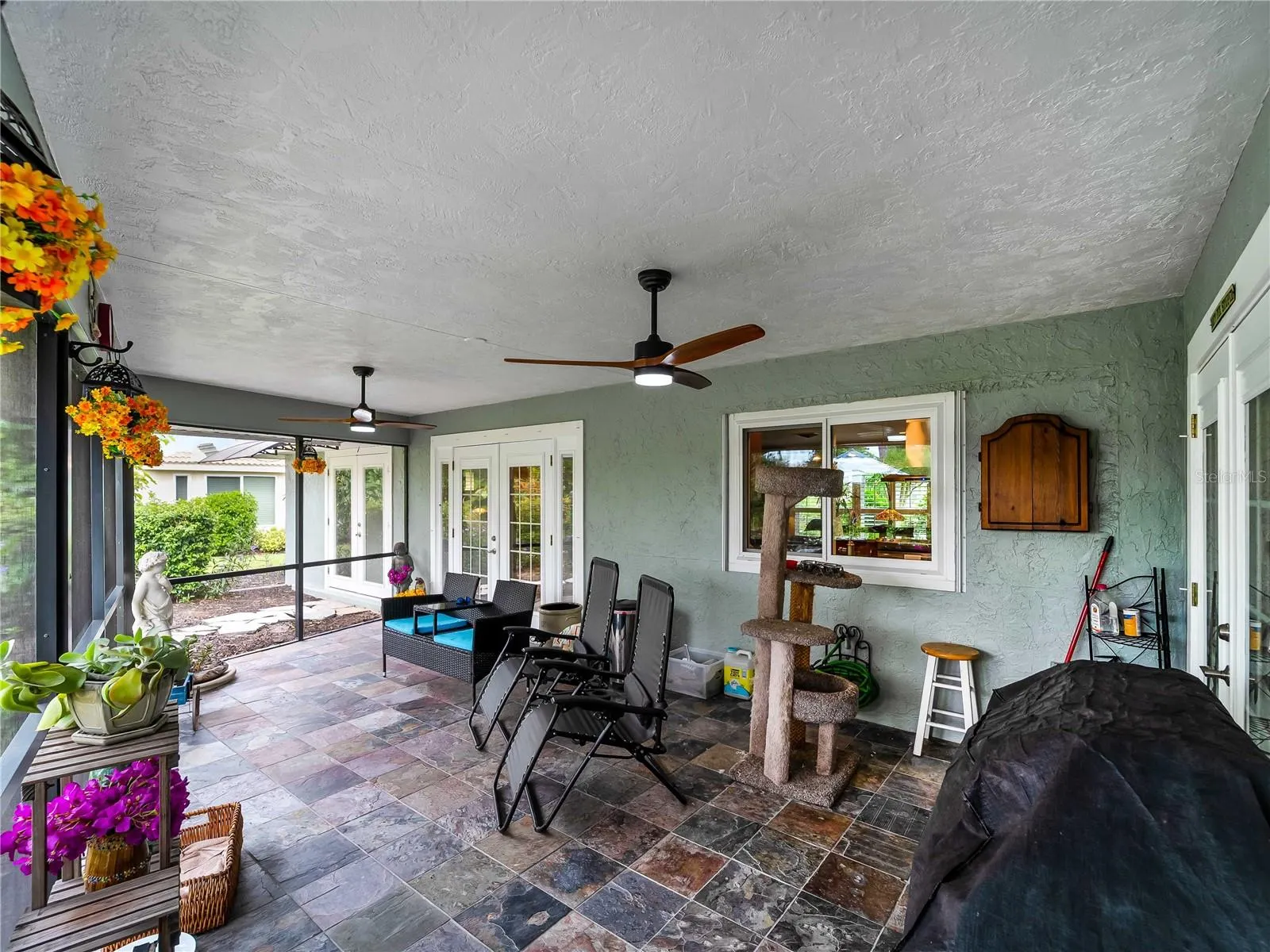 123 WINDWARD DR