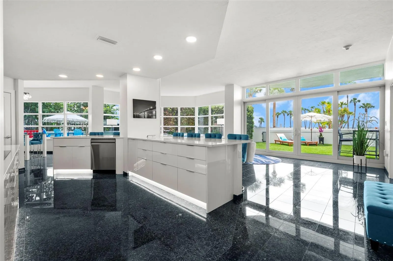 988 BLVD OF THE ARTS #109, #109