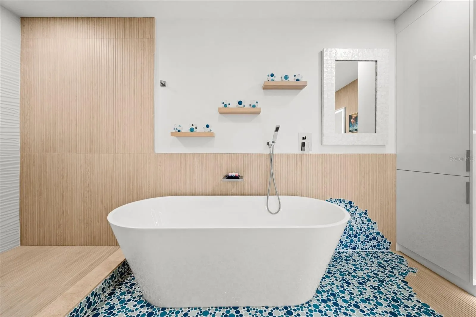 988 BLVD OF THE ARTS #109, #109