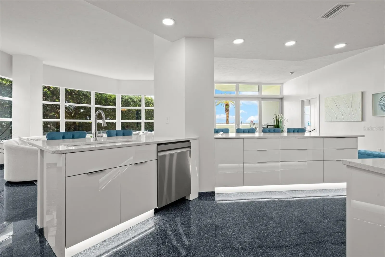 988 BLVD OF THE ARTS #109, #109