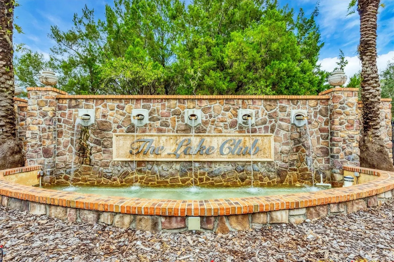 16404 CLEARLAKE AVE